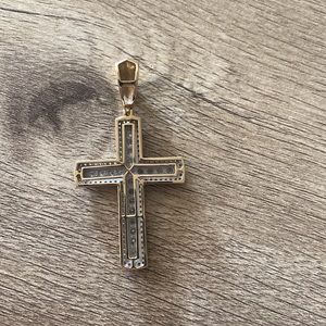 Yellow gold pendant 2,100 or best offer